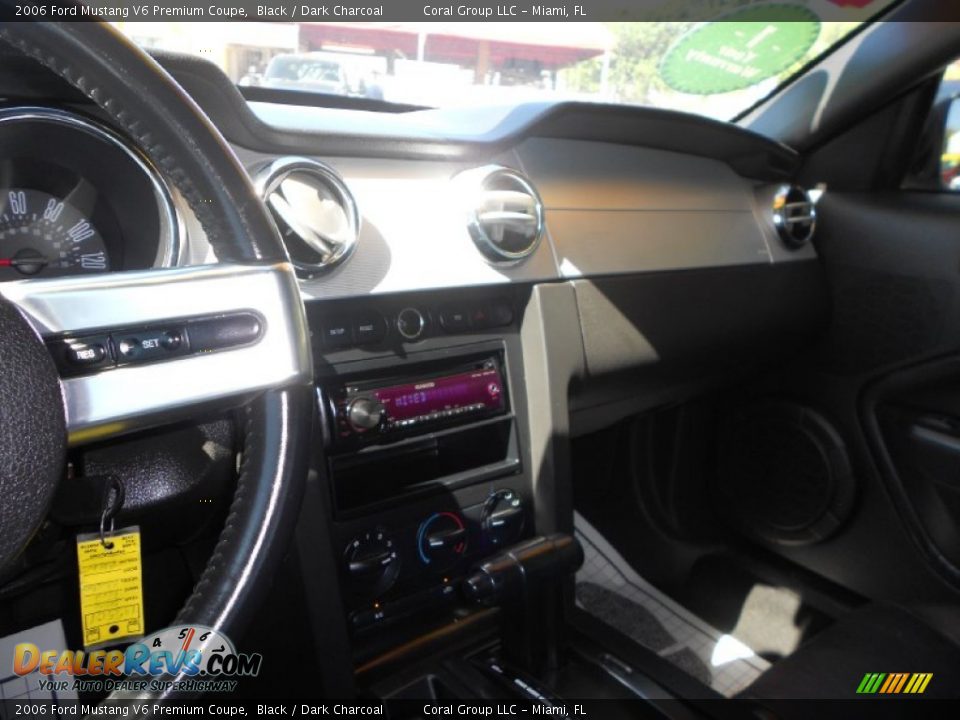 2006 Ford Mustang V6 Premium Coupe Black / Dark Charcoal Photo #13