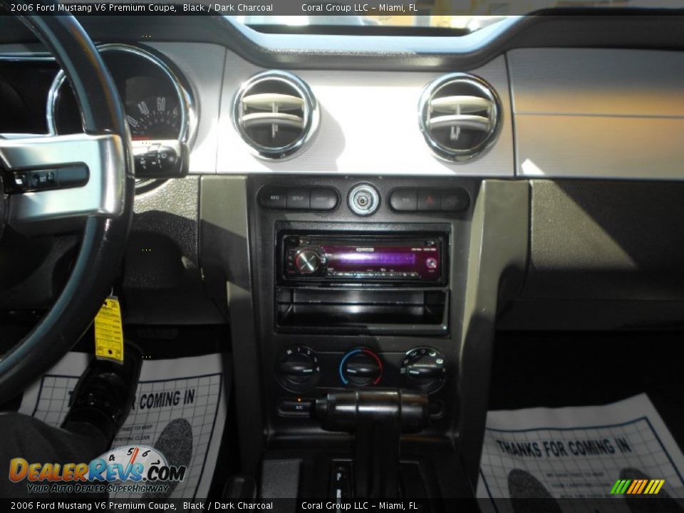 2006 Ford Mustang V6 Premium Coupe Black / Dark Charcoal Photo #14