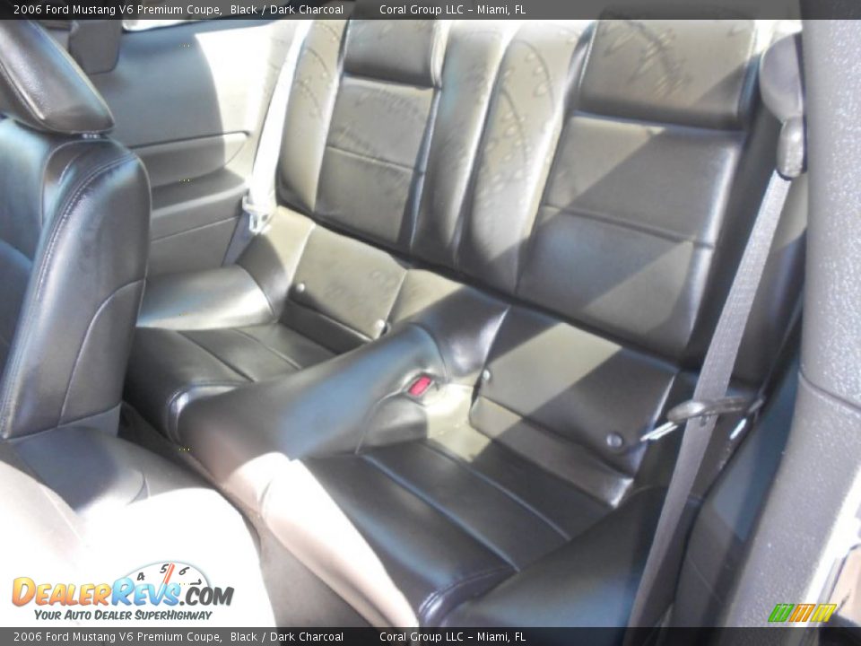 2006 Ford Mustang V6 Premium Coupe Black / Dark Charcoal Photo #16