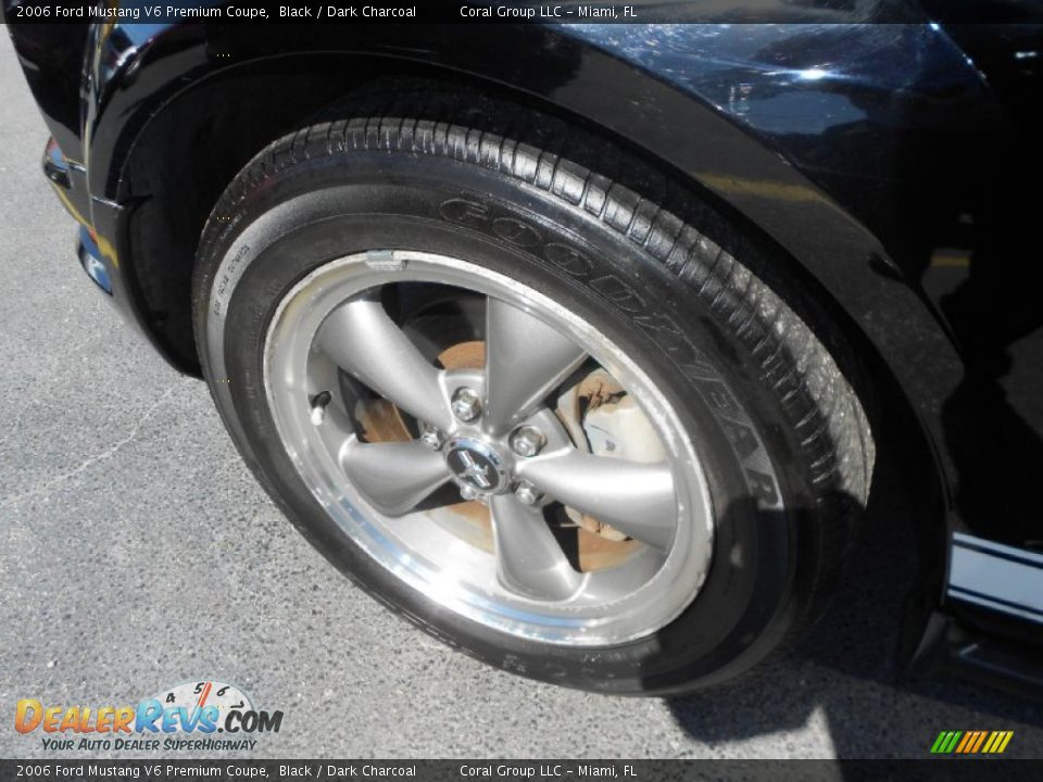 2006 Ford Mustang V6 Premium Coupe Black / Dark Charcoal Photo #19