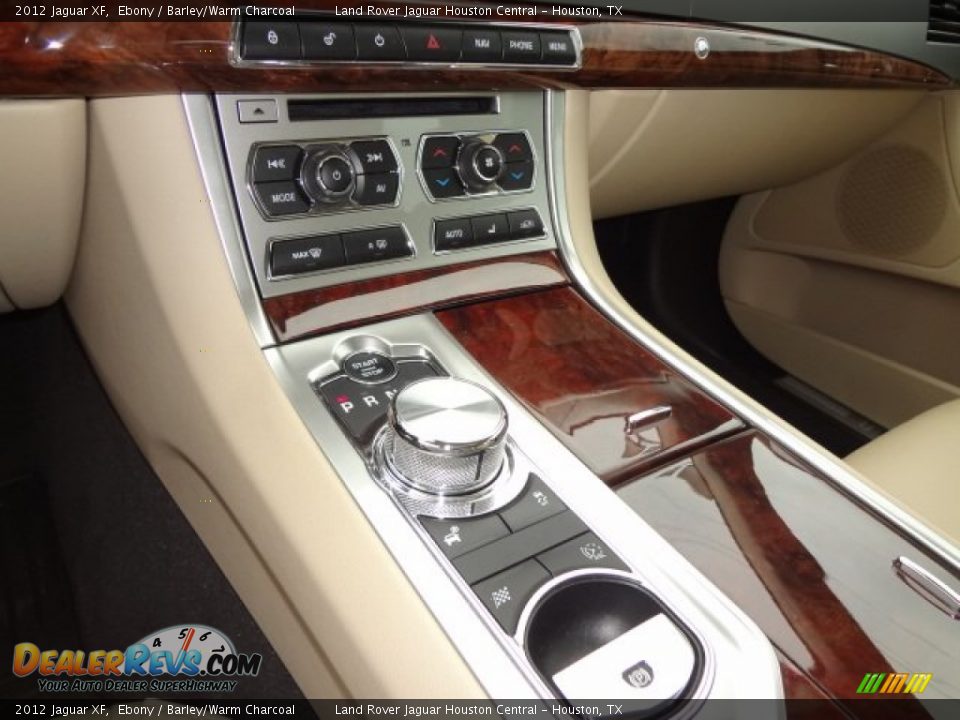 2012 Jaguar XF  Shifter Photo #19