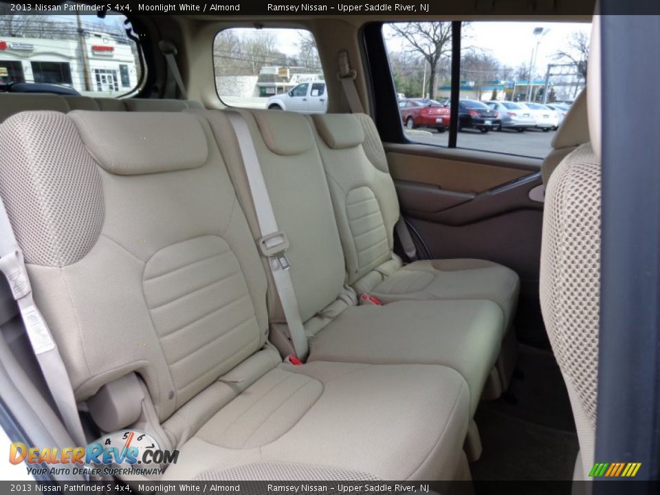 2013 Nissan Pathfinder S 4x4 Moonlight White / Almond Photo #13