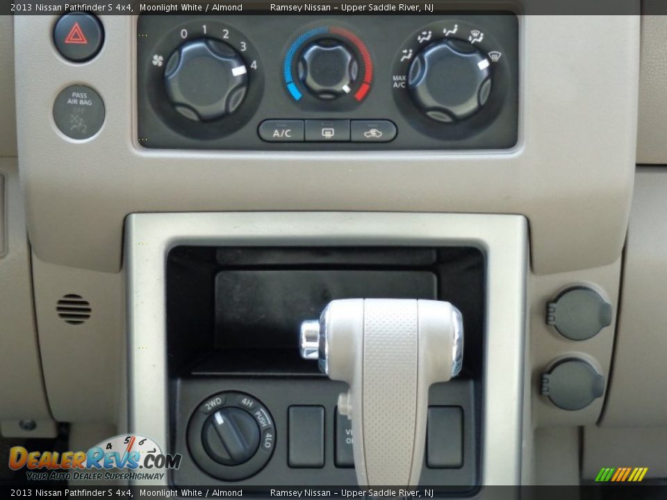 2013 Nissan Pathfinder S 4x4 Moonlight White / Almond Photo #19