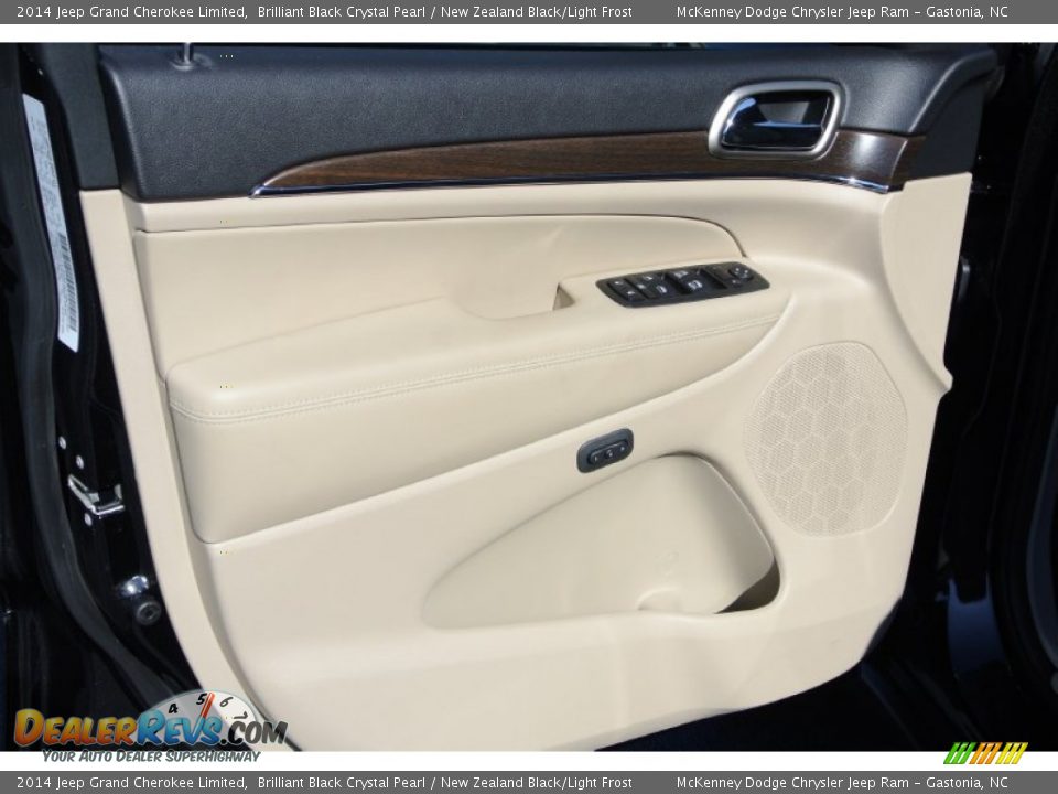 Door Panel of 2014 Jeep Grand Cherokee Limited Photo #9