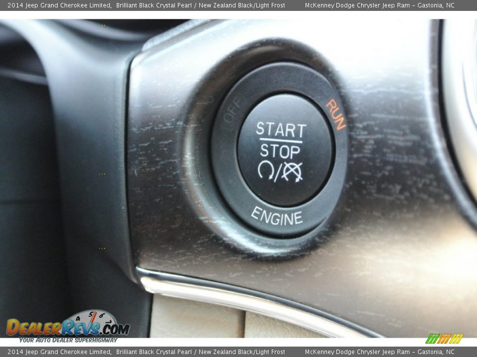 Controls of 2014 Jeep Grand Cherokee Limited Photo #13