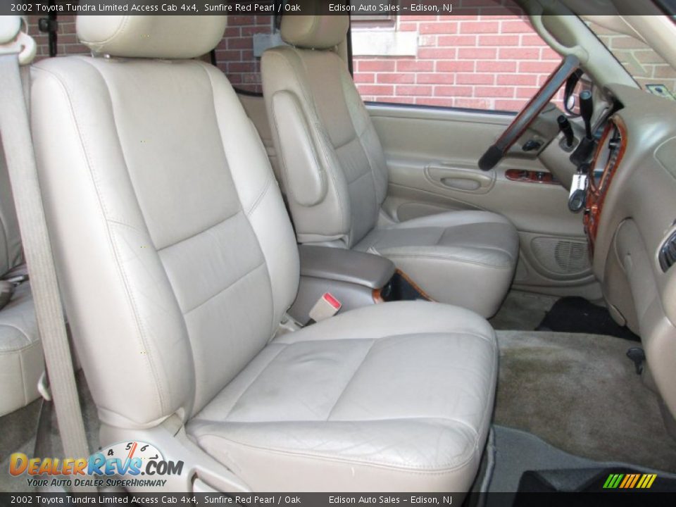 Front Seat of 2002 Toyota Tundra Limited Access Cab 4x4 Photo #16