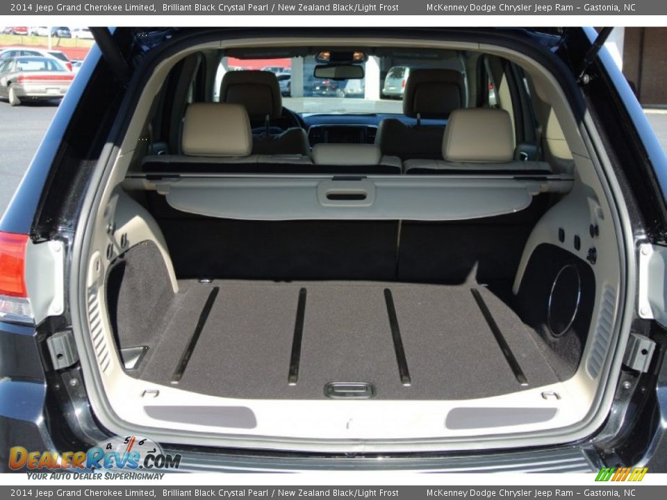 2014 Jeep Grand Cherokee Limited Trunk Photo #19