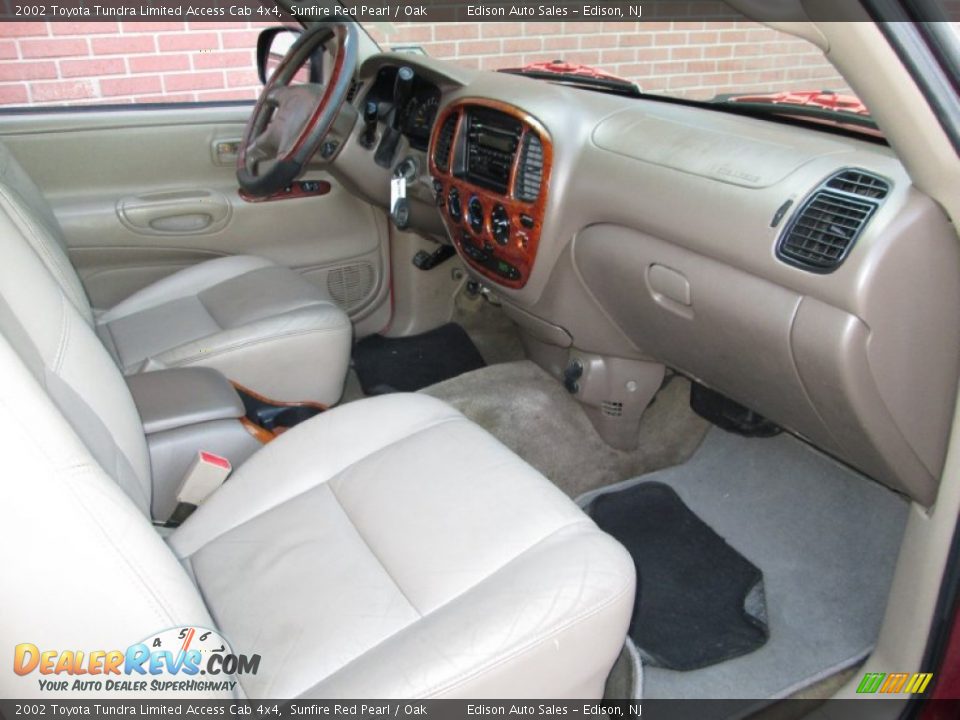 Dashboard of 2002 Toyota Tundra Limited Access Cab 4x4 Photo #18