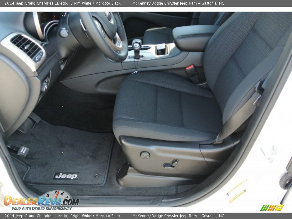 Front Seat of 2014 Jeep Grand Cherokee Laredo Photo #8