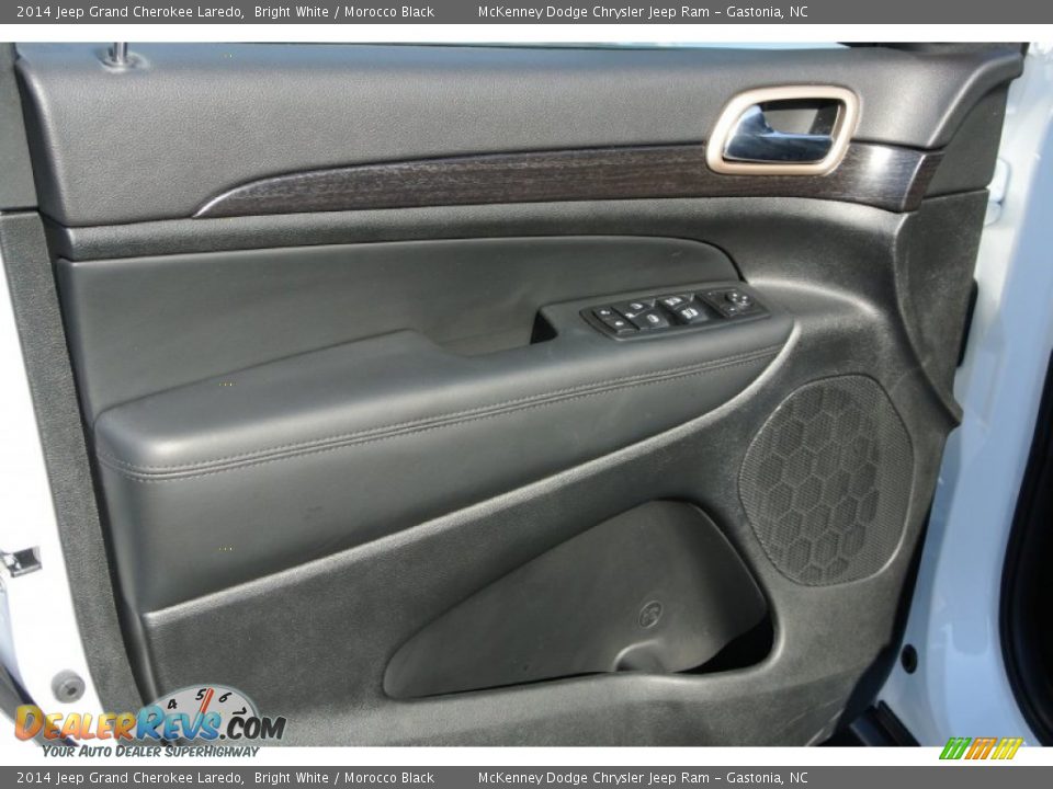 Door Panel of 2014 Jeep Grand Cherokee Laredo Photo #9