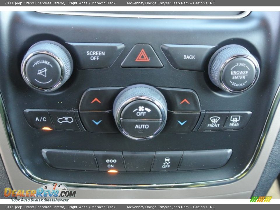 Controls of 2014 Jeep Grand Cherokee Laredo Photo #11