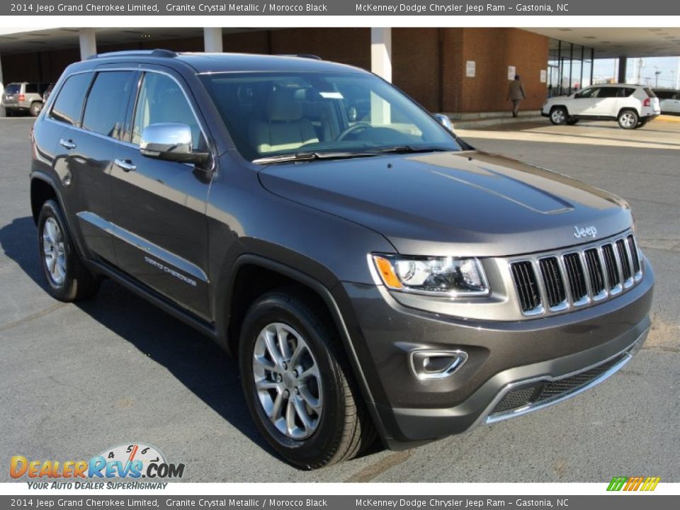 Front 3/4 View of 2014 Jeep Grand Cherokee Limited Photo #1