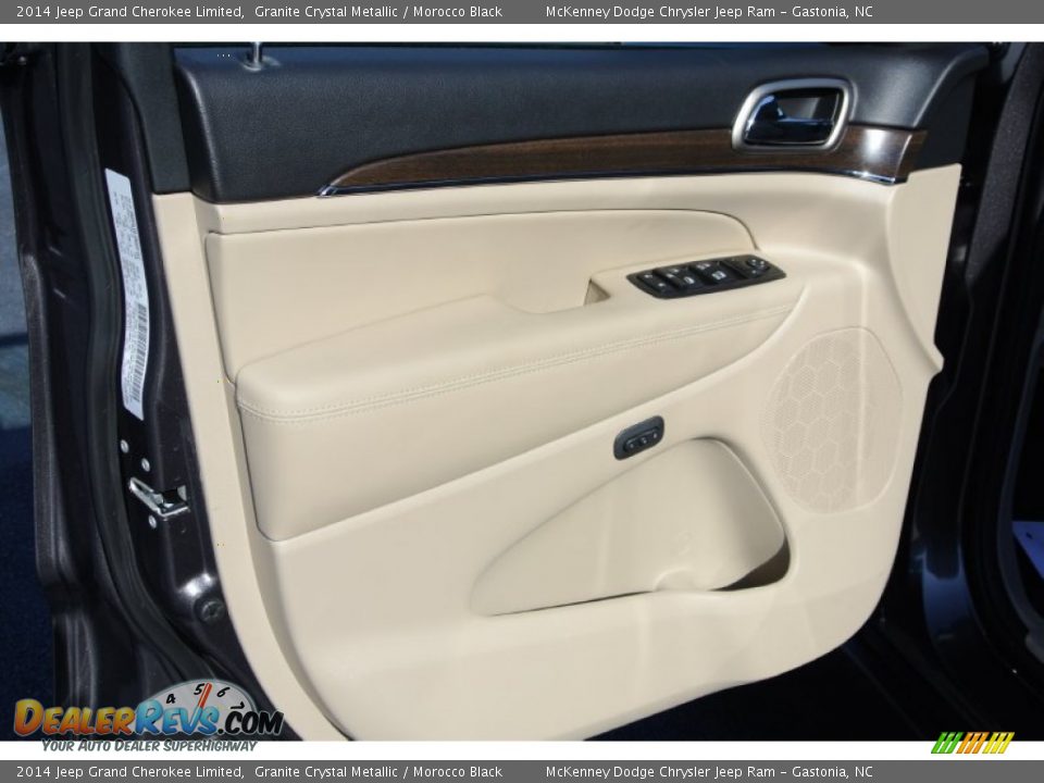 Door Panel of 2014 Jeep Grand Cherokee Limited Photo #10