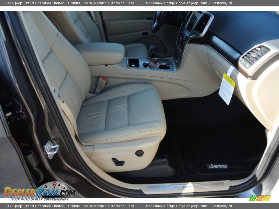 Front Seat of 2014 Jeep Grand Cherokee Limited Photo #21