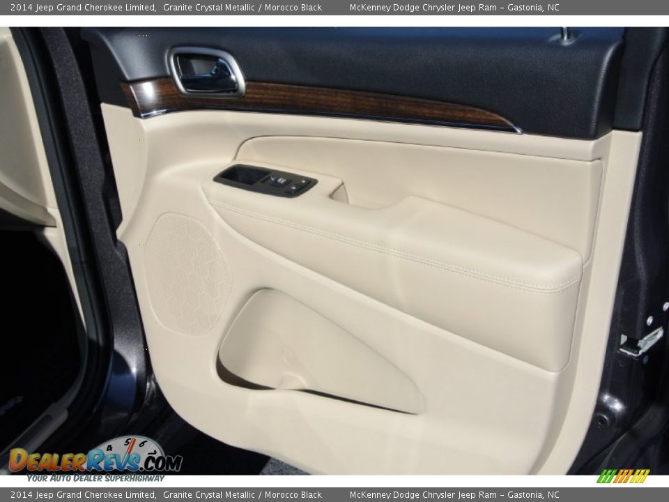 Door Panel of 2014 Jeep Grand Cherokee Limited Photo #22