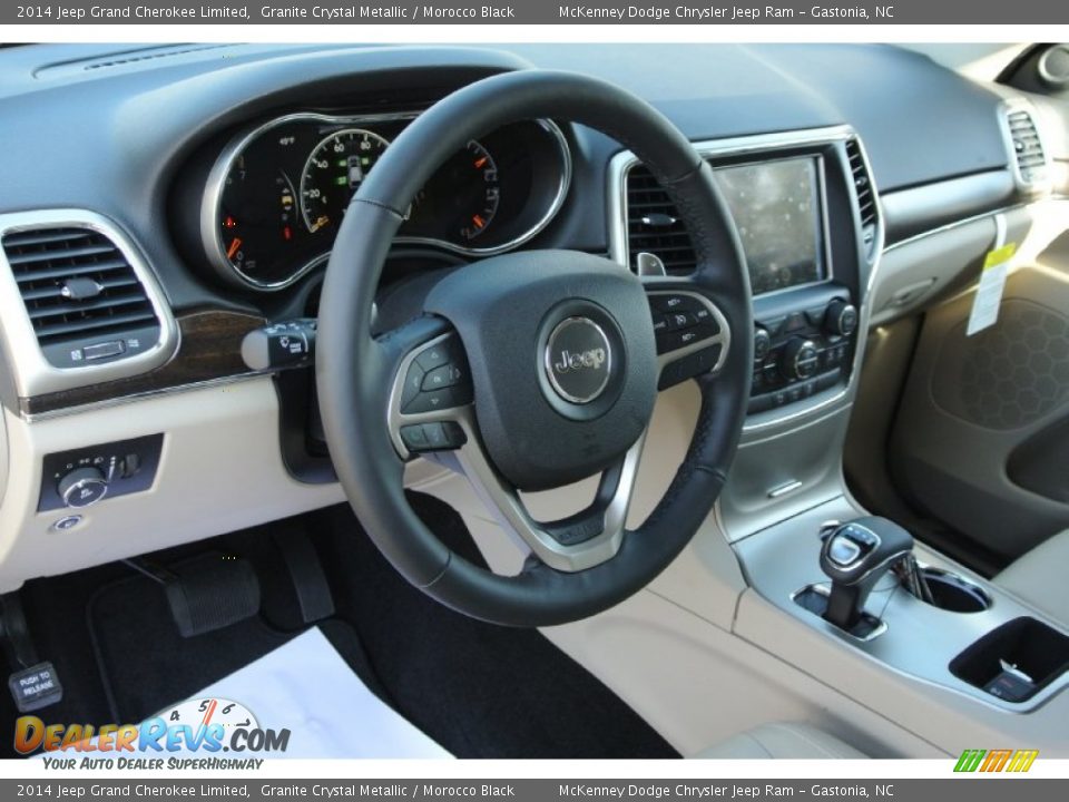 Dashboard of 2014 Jeep Grand Cherokee Limited Photo #25