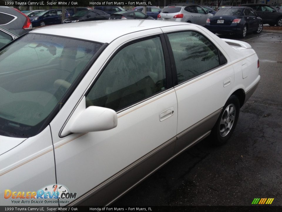 1999 Toyota Camry LE Super White / Oak Photo #6