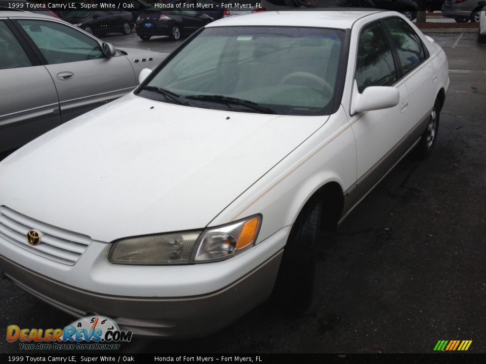 1999 Toyota Camry LE Super White / Oak Photo #8