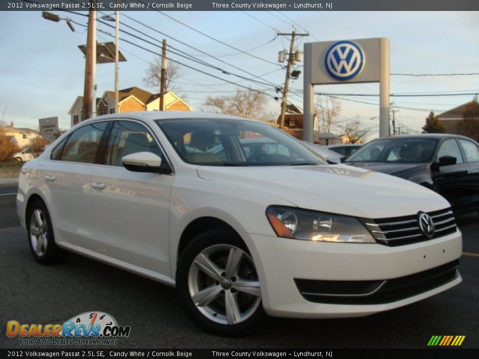 2012 Volkswagen Passat 2.5L SE Candy White / Cornsilk Beige Photo #1