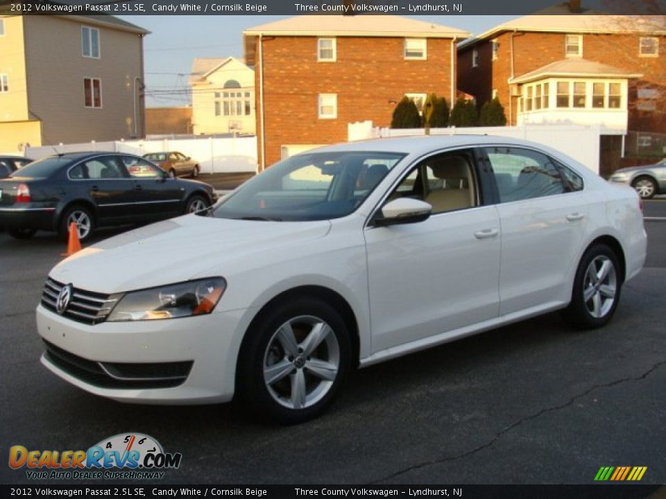 2012 Volkswagen Passat 2.5L SE Candy White / Cornsilk Beige Photo #3
