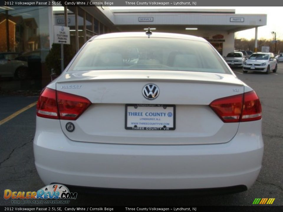 2012 Volkswagen Passat 2.5L SE Candy White / Cornsilk Beige Photo #5
