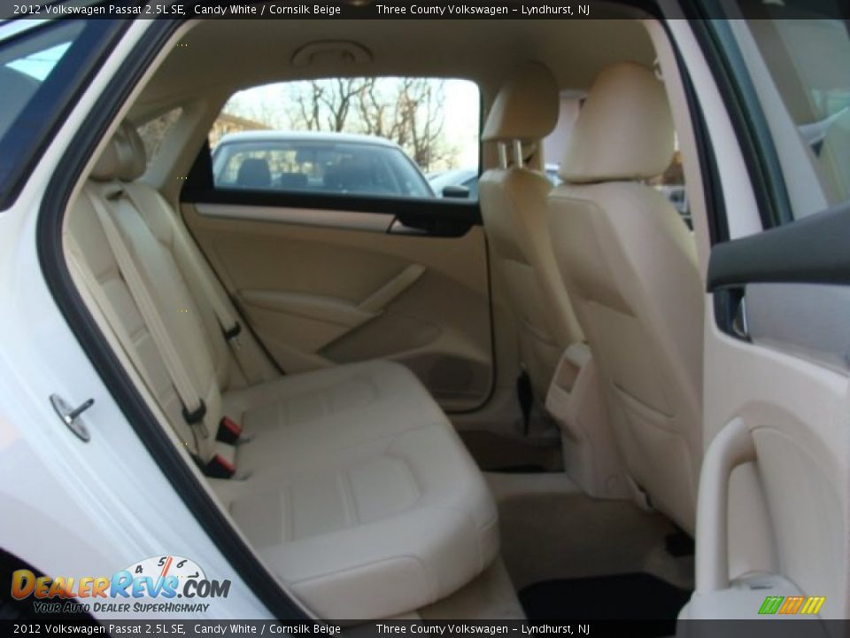 2012 Volkswagen Passat 2.5L SE Candy White / Cornsilk Beige Photo #12