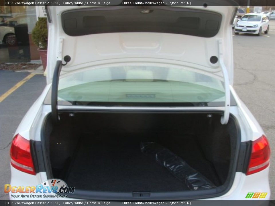 2012 Volkswagen Passat 2.5L SE Candy White / Cornsilk Beige Photo #13