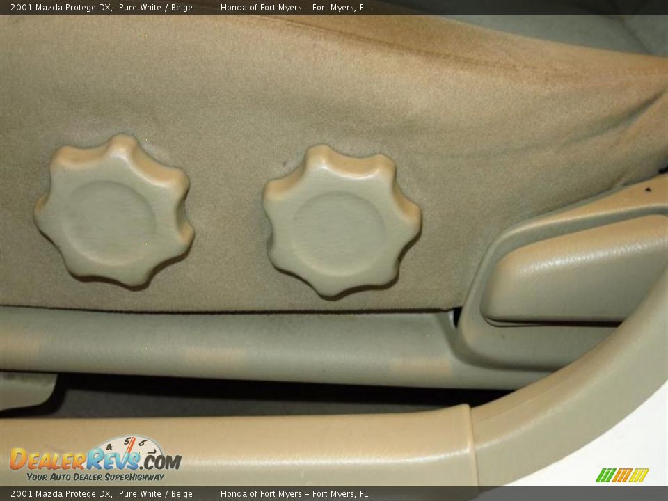 2001 Mazda Protege DX Pure White / Beige Photo #17