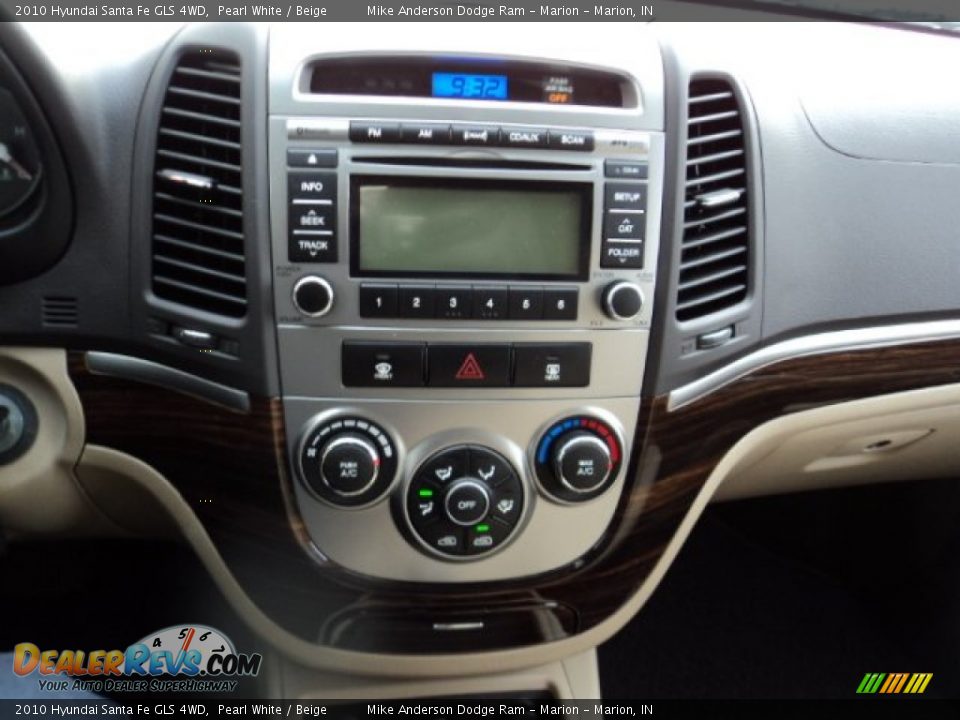 2010 Hyundai Santa Fe GLS 4WD Pearl White / Beige Photo #6