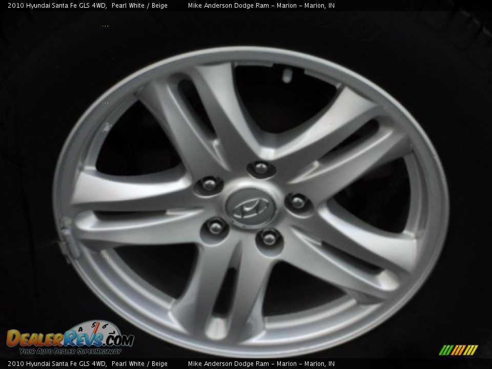2010 Hyundai Santa Fe GLS 4WD Pearl White / Beige Photo #11