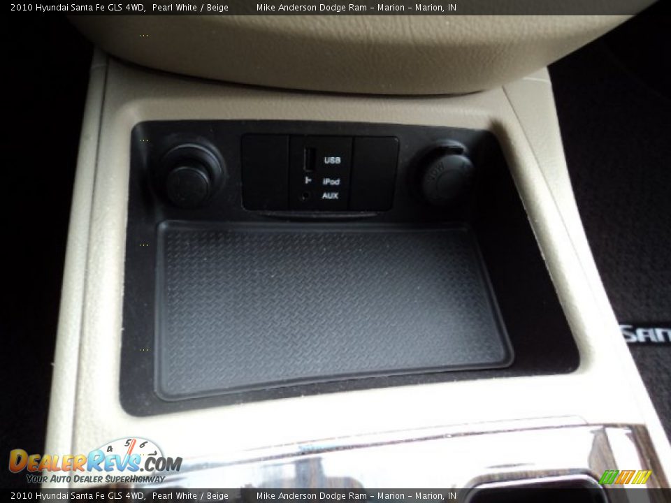 2010 Hyundai Santa Fe GLS 4WD Pearl White / Beige Photo #16