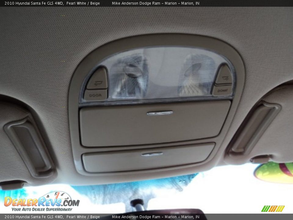 2010 Hyundai Santa Fe GLS 4WD Pearl White / Beige Photo #17