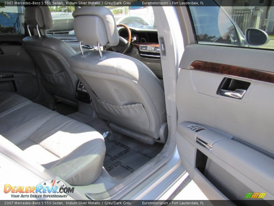 2007 Mercedes-Benz S 550 Sedan Iridium Silver Metallic / Grey/Dark Grey Photo #35