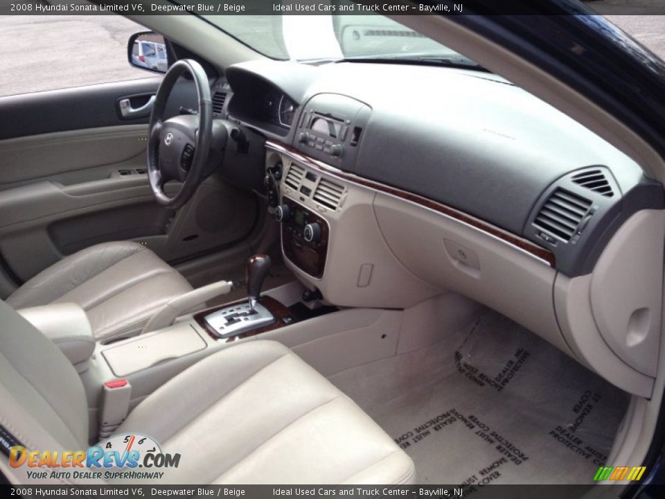 Dashboard of 2008 Hyundai Sonata Limited V6 Photo #14