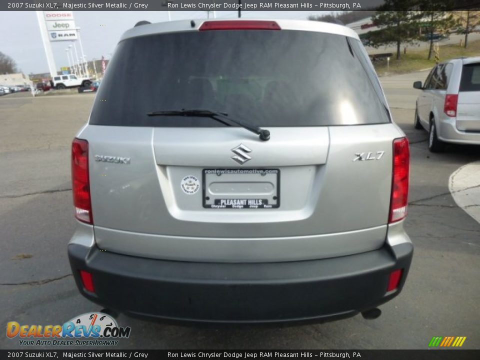 2007 Suzuki XL7 Majestic Silver Metallic / Grey Photo #4