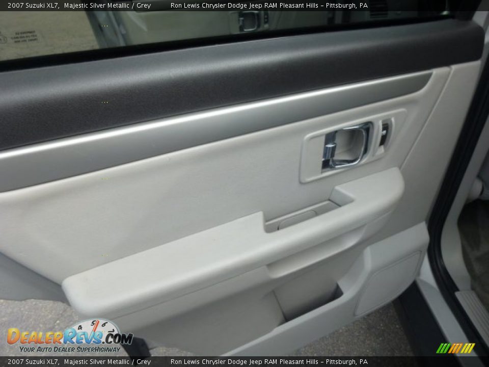 2007 Suzuki XL7 Majestic Silver Metallic / Grey Photo #13