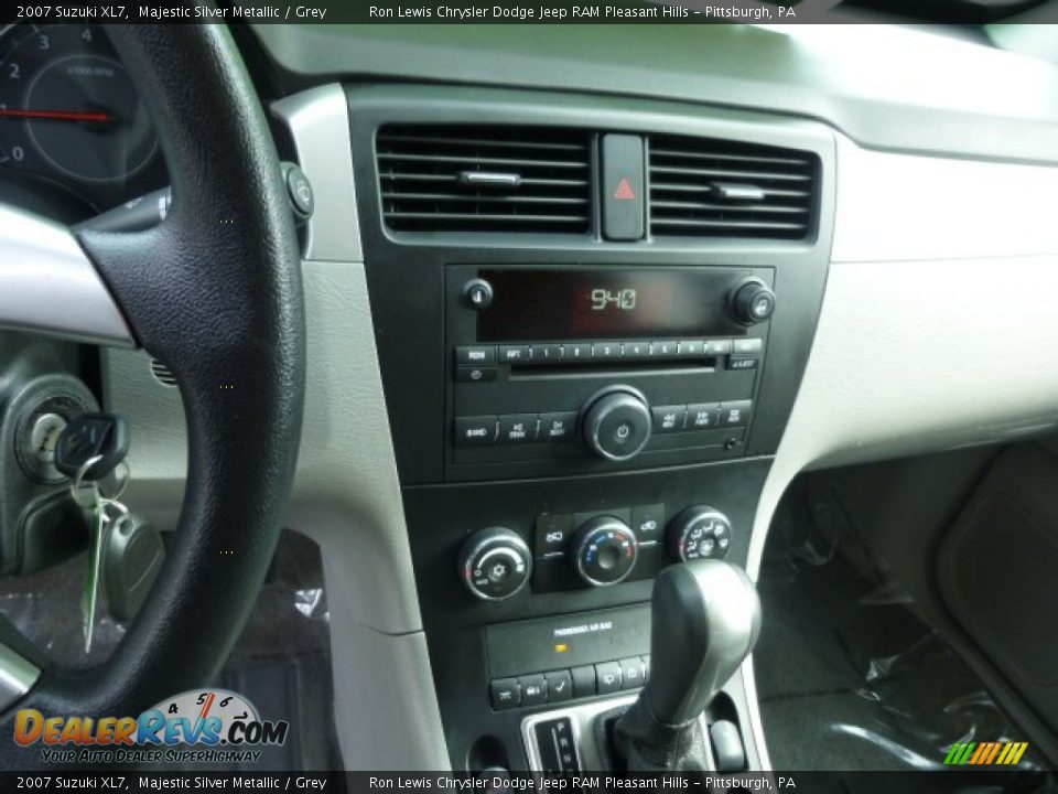 2007 Suzuki XL7 Majestic Silver Metallic / Grey Photo #18