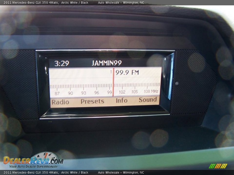 2011 Mercedes-Benz GLK 350 4Matic Arctic White / Black Photo #18