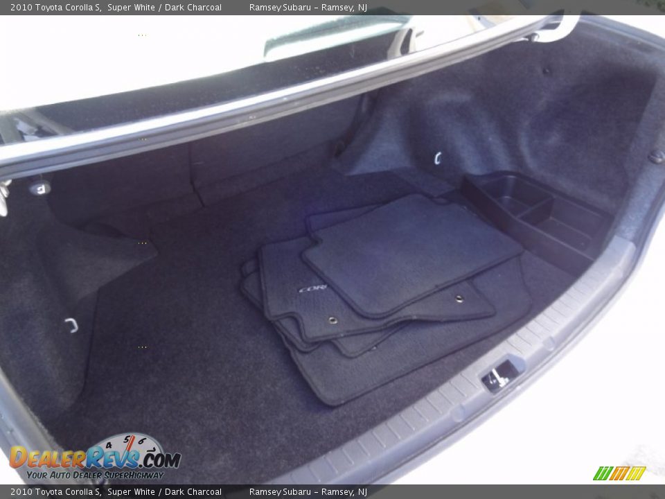 2010 Toyota Corolla S Super White / Dark Charcoal Photo #31