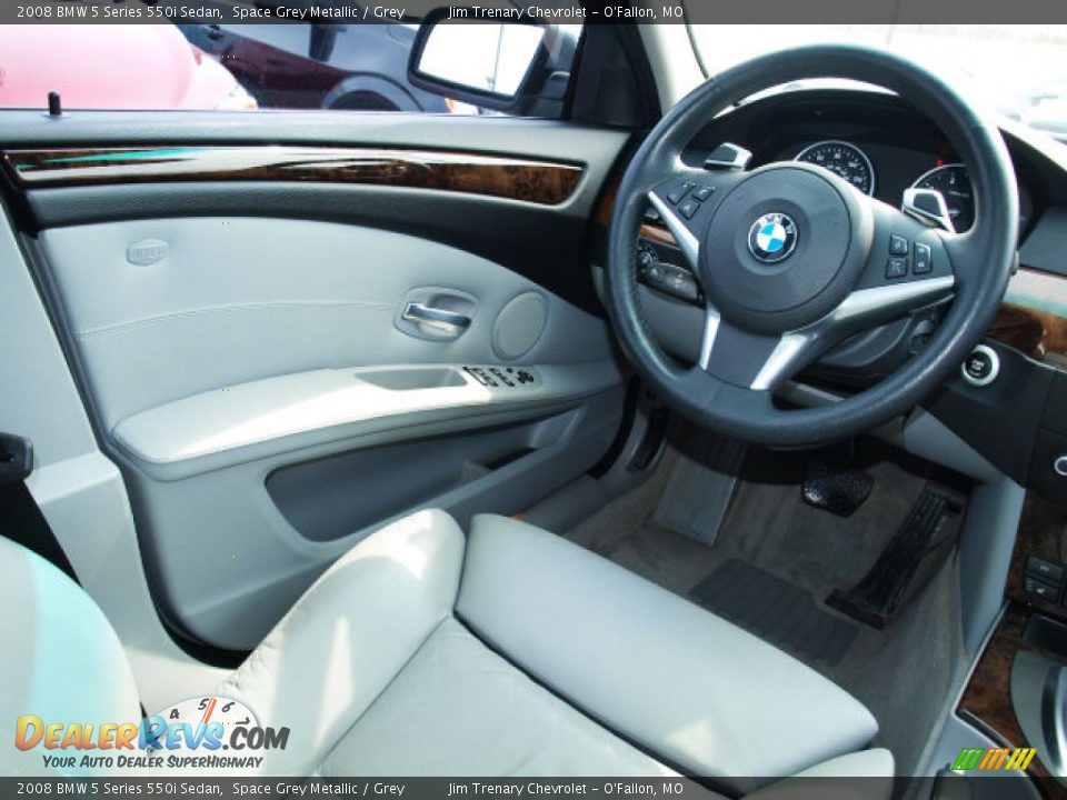 2008 BMW 5 Series 550i Sedan Space Grey Metallic / Grey Photo #11