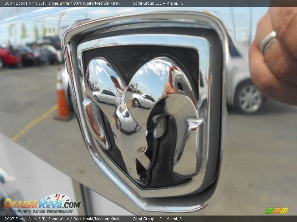 2007 Dodge Nitro SLT Stone White / Dark Khaki/Medium Khaki Photo #10