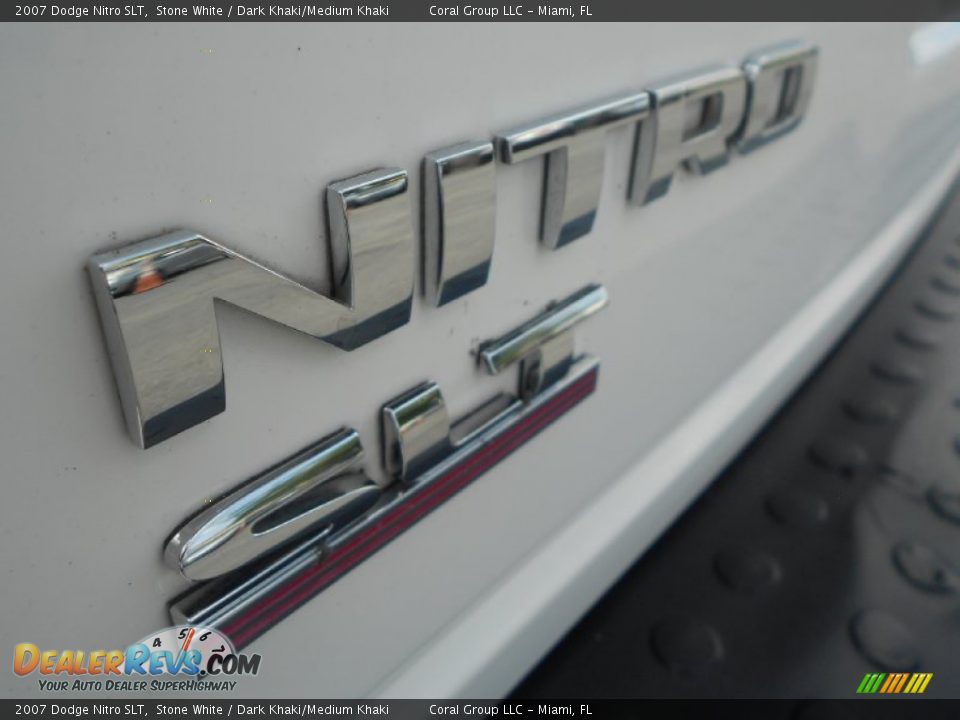 2007 Dodge Nitro SLT Stone White / Dark Khaki/Medium Khaki Photo #11
