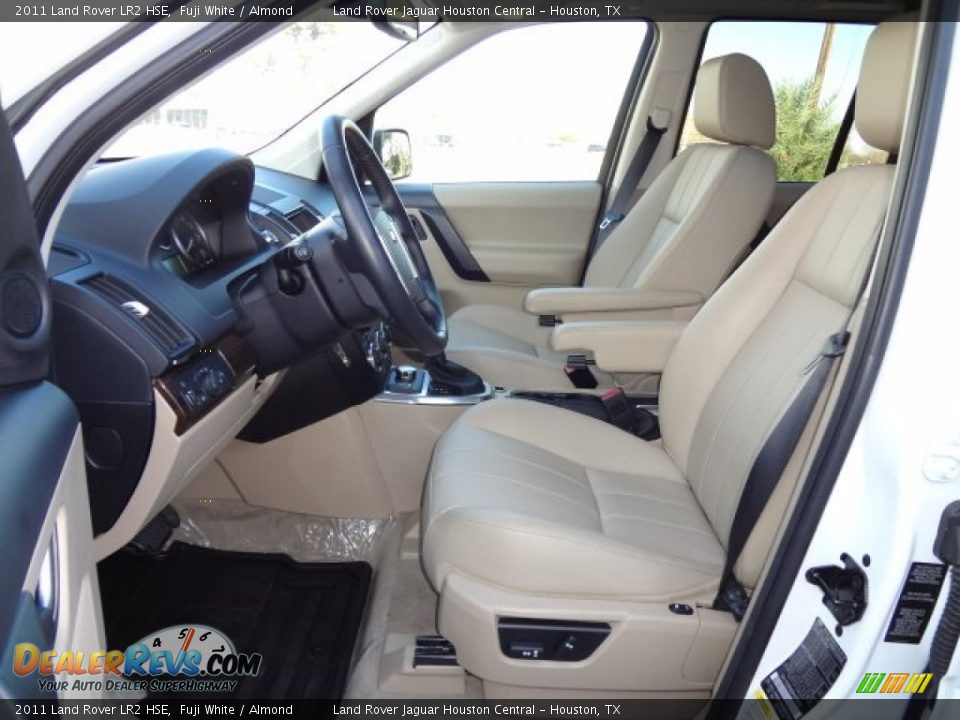 2011 Land Rover LR2 HSE Fuji White / Almond Photo #2
