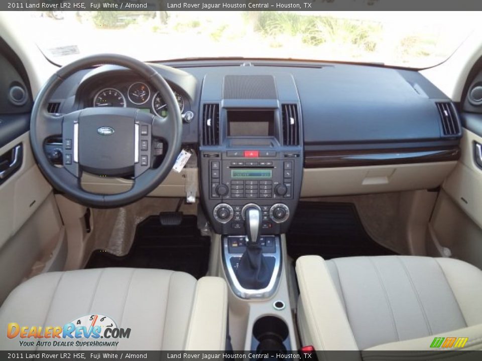 2011 Land Rover LR2 HSE Fuji White / Almond Photo #3