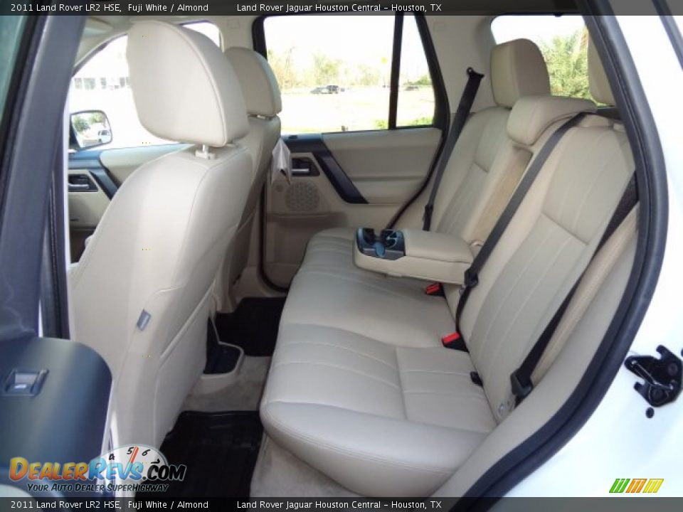 2011 Land Rover LR2 HSE Fuji White / Almond Photo #4