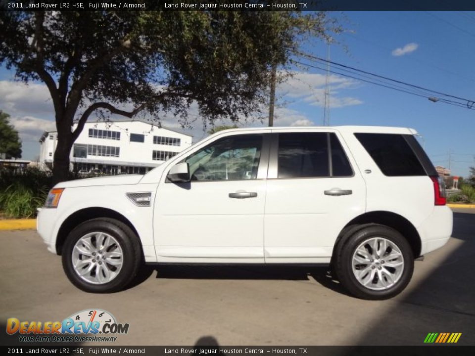2011 Land Rover LR2 HSE Fuji White / Almond Photo #7