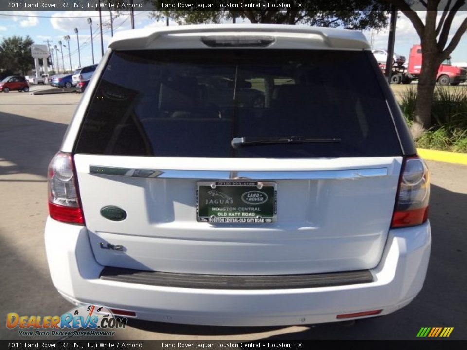 2011 Land Rover LR2 HSE Fuji White / Almond Photo #9