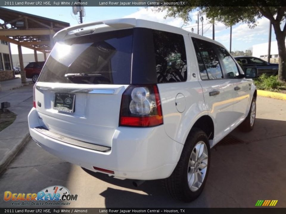 2011 Land Rover LR2 HSE Fuji White / Almond Photo #10