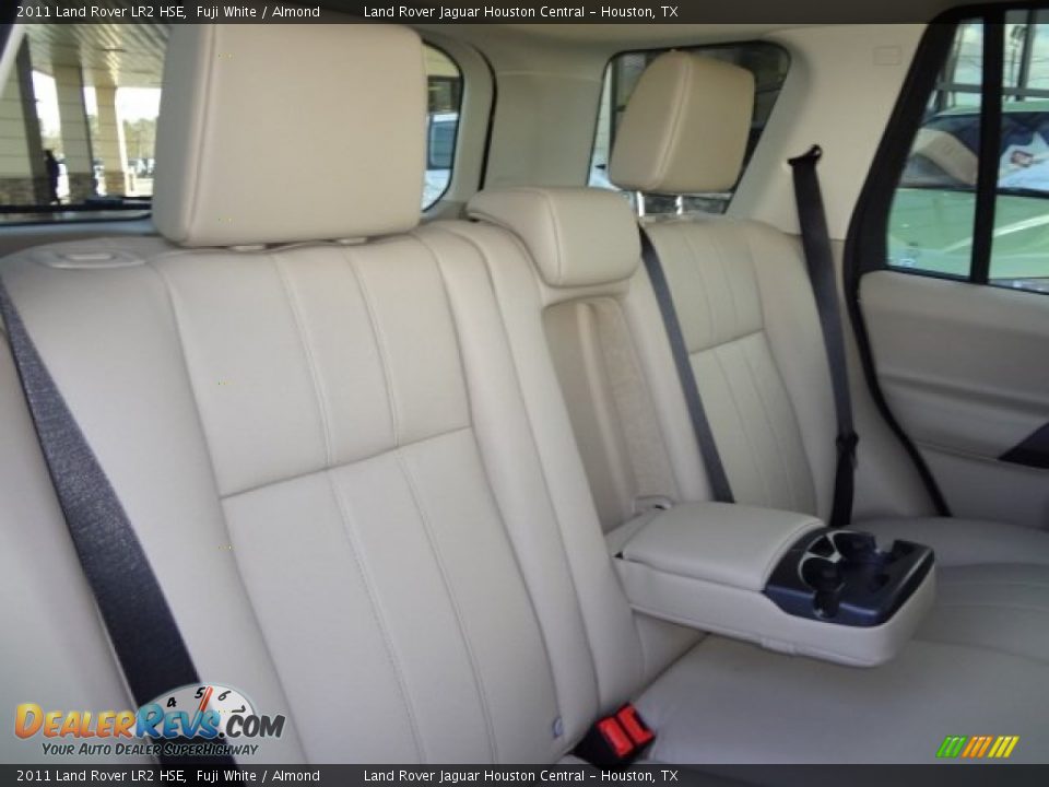 2011 Land Rover LR2 HSE Fuji White / Almond Photo #15
