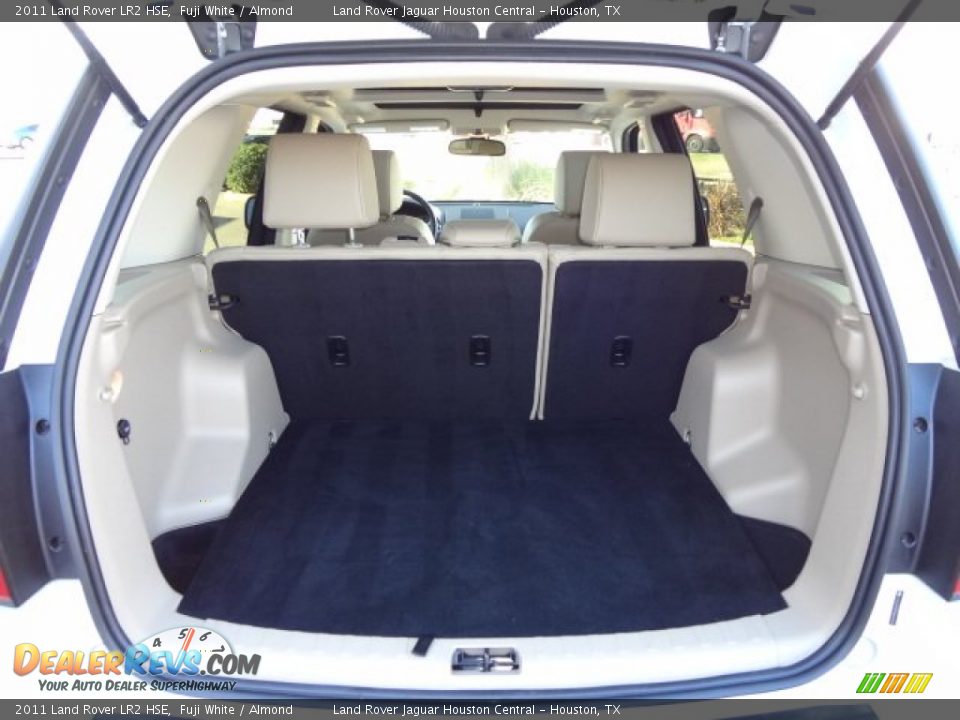2011 Land Rover LR2 HSE Fuji White / Almond Photo #16